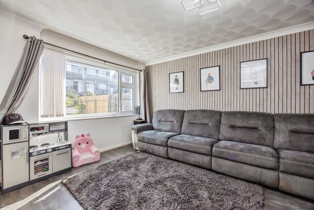 Property photo 3 of 20 Pbox-Img.Jpg