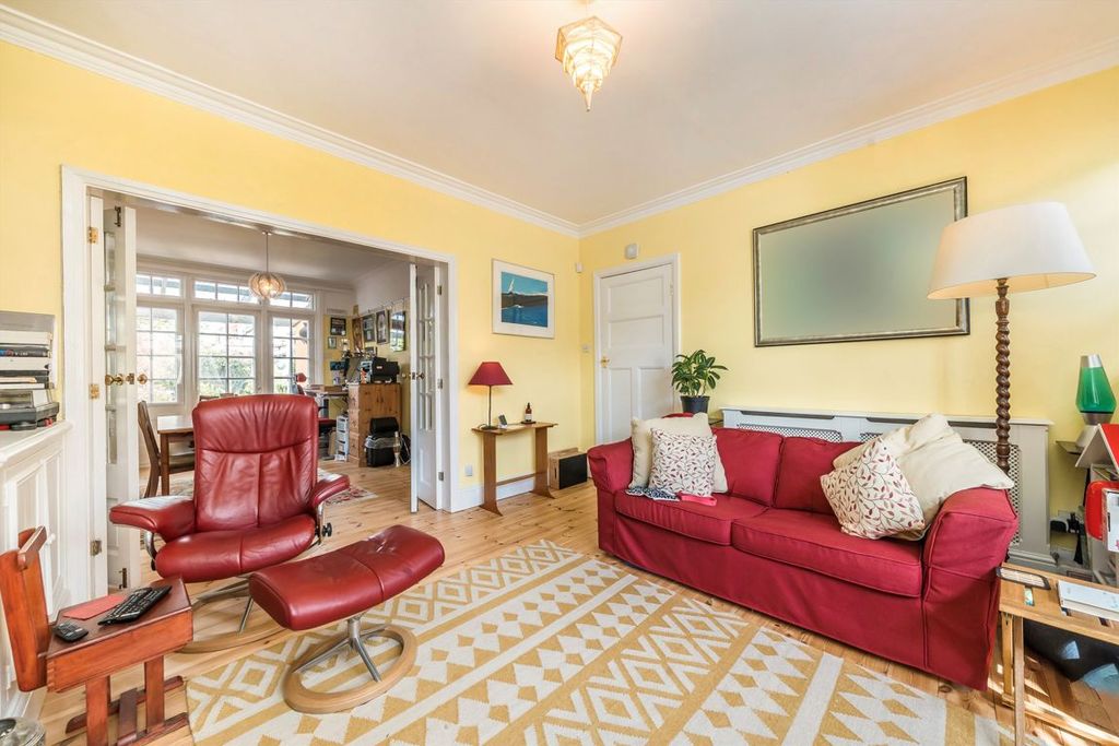 Property photo 2 of 10