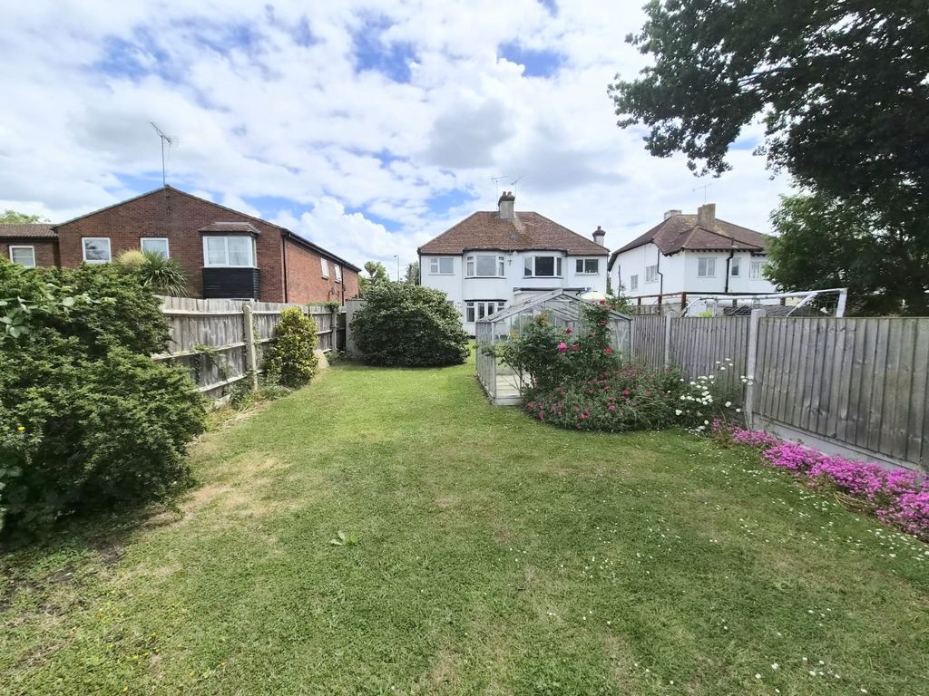 Property photo 2 of 19 5180183