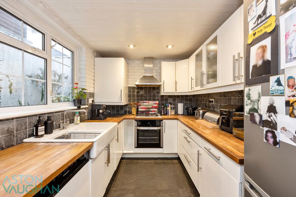 Property photo 2 of 19 5060971