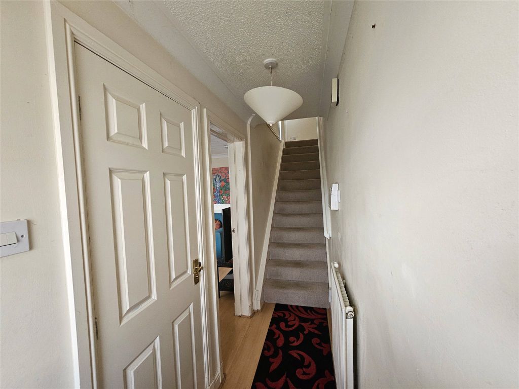 Property photo 2 of 16 Entrance Hall