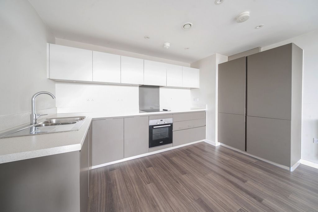 Property photo 2 of 12 1525691-6-6Aba88c...