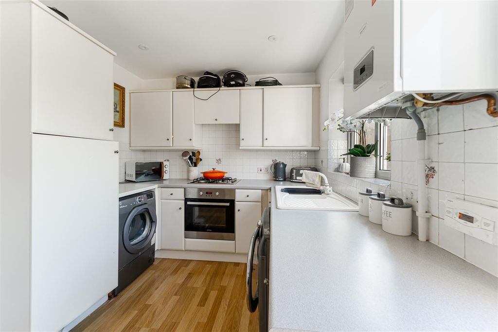 Property photo 3 of 11 Kitchen/Diner