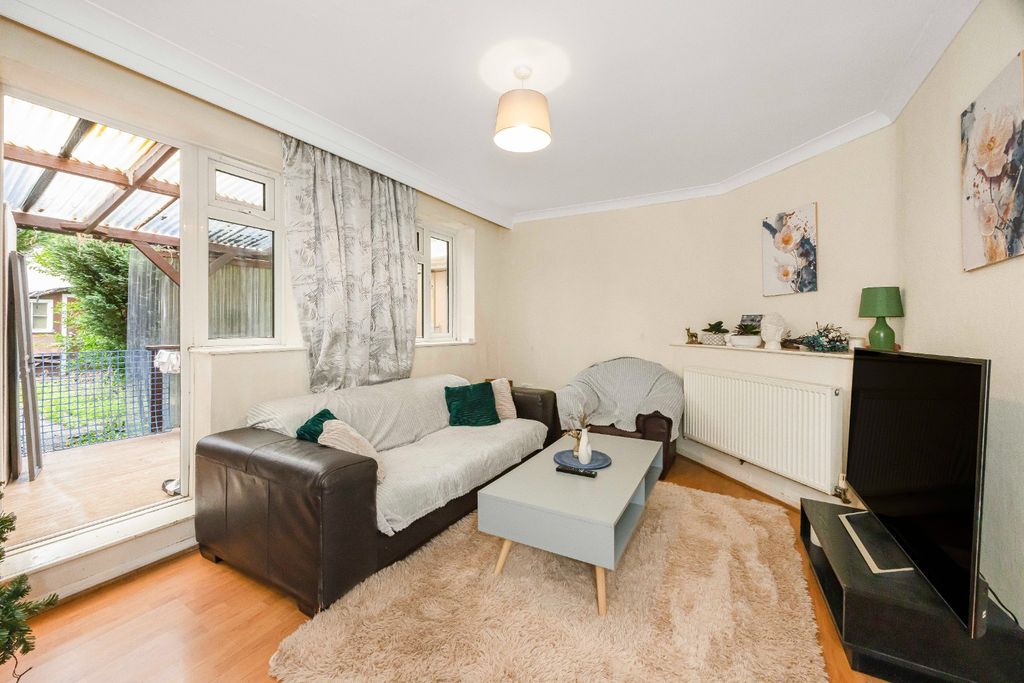 Property photo 2 of 12 1623071
