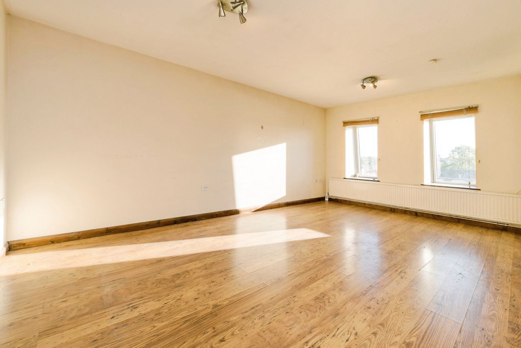 Property photo 2 of 9 Pbox-Img.Jpg