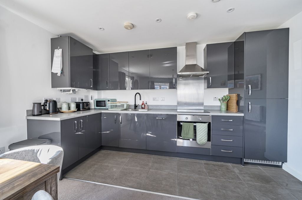 Property photo 2 of 9 1359171-11-68Dbd7...