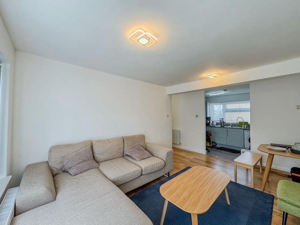 Property photo 1 of 12 2-Bedroom Newly Renovated Property For Rent Â€“ Chelmsford Road, E11 1Bs