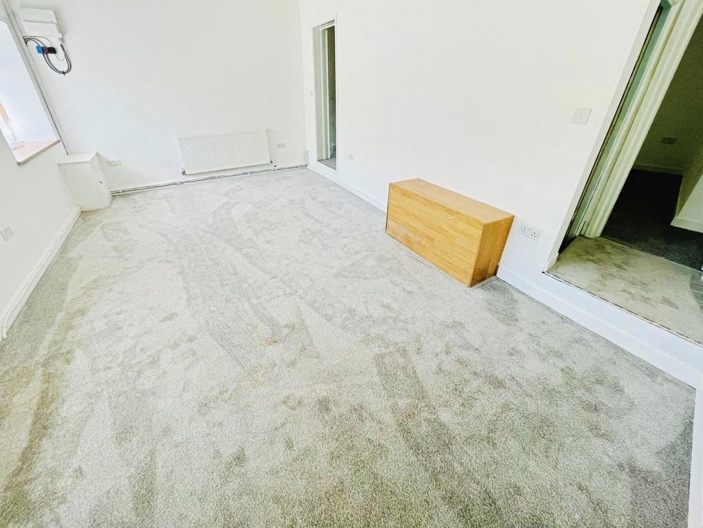 Property photo 2 of 10 Image