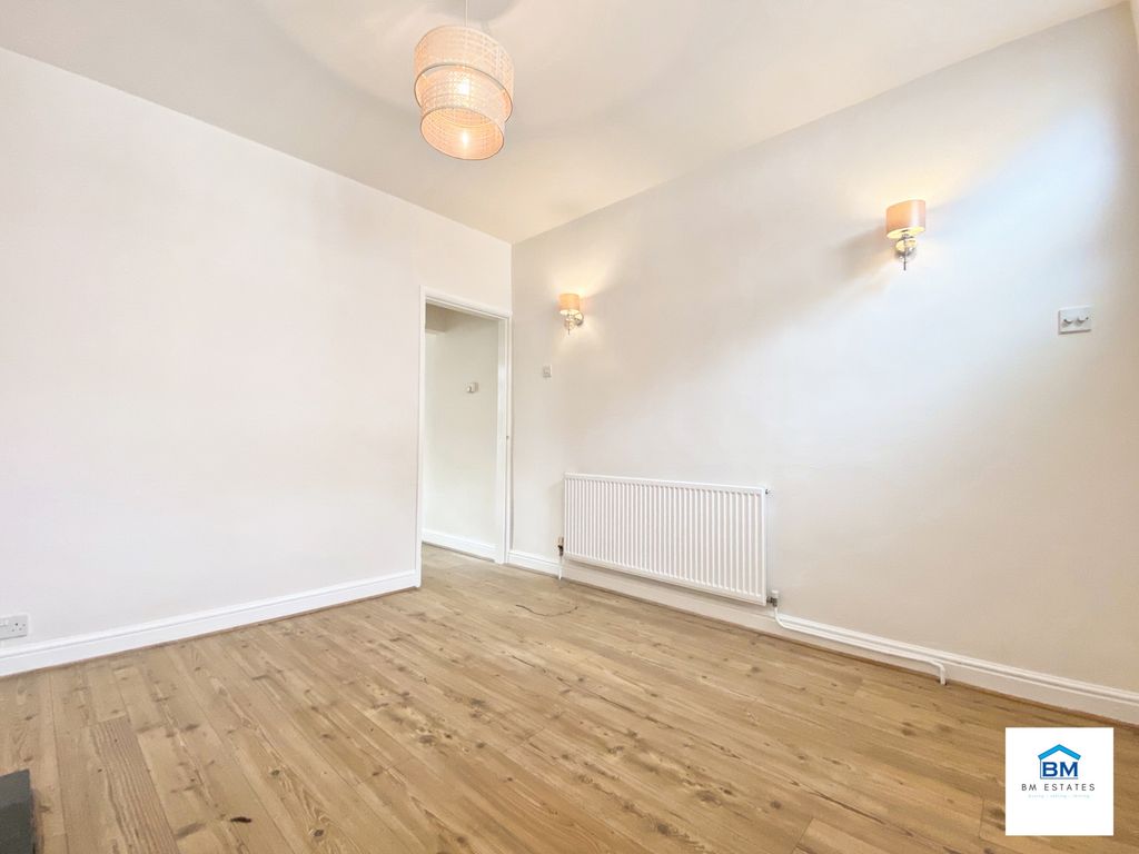 Property photo 2 of 8 Photo 8