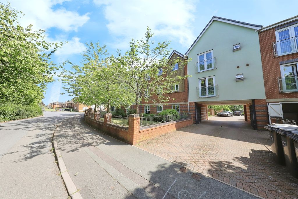 Property photo 2 of 16