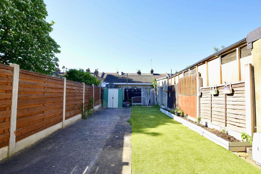 Property photo 2 of 14