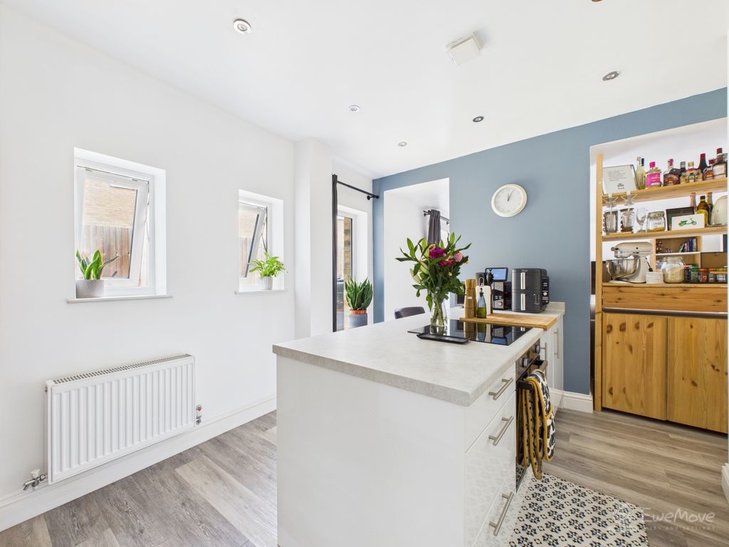 Property photo 3 of 16 Kitchen- Mark Stephens Ewemove Newmarket And Soham