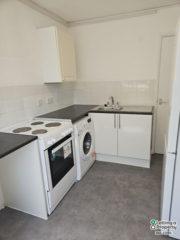 Property photo 3 of 11