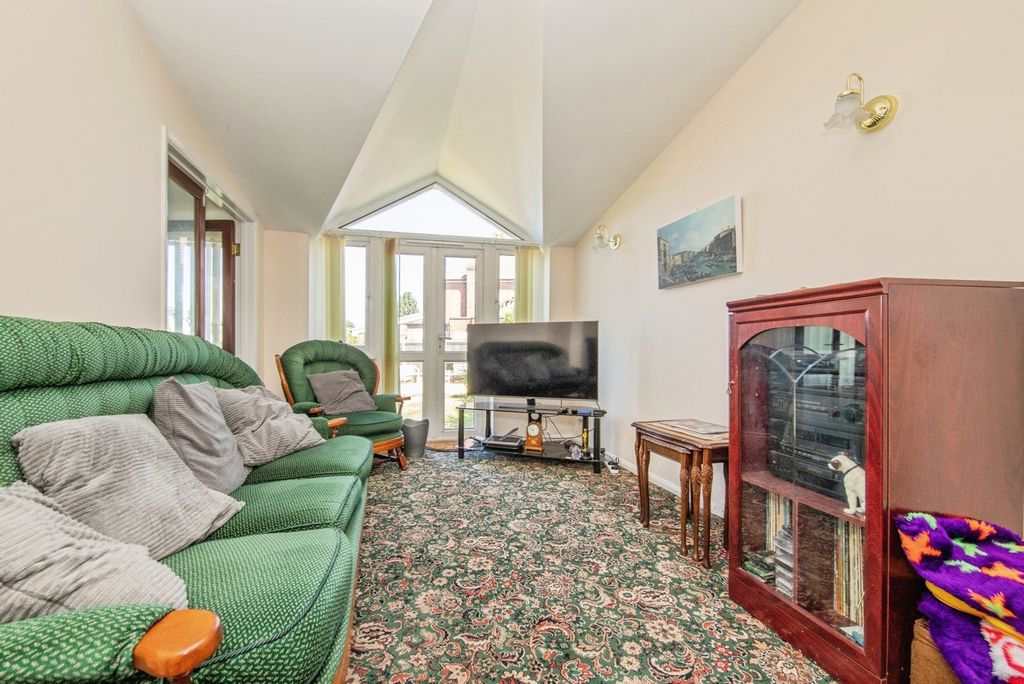 Property photo 2 of 20 Pbox-Img.Jpg