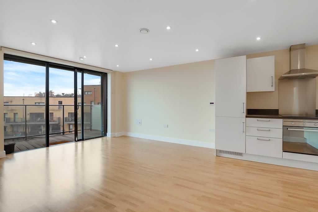 Property photo 2 of 14 07-E000Jhiml - 148 Arc House - 13-Small.Jpg