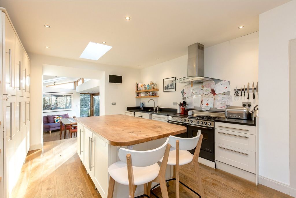 Property photo 3 of 17 Picture No. 15