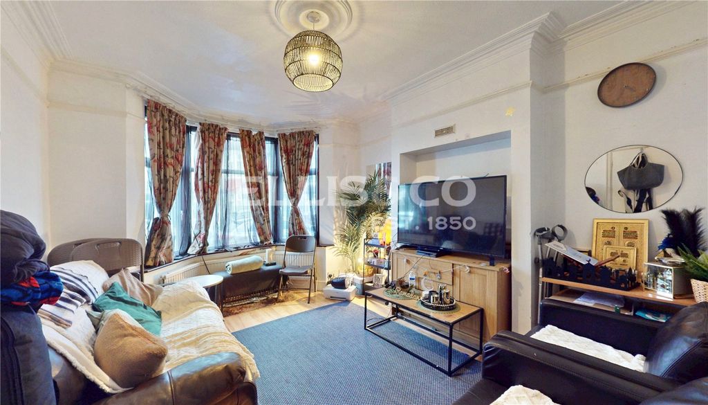 Property photo 2 of 11 Picture No. 23