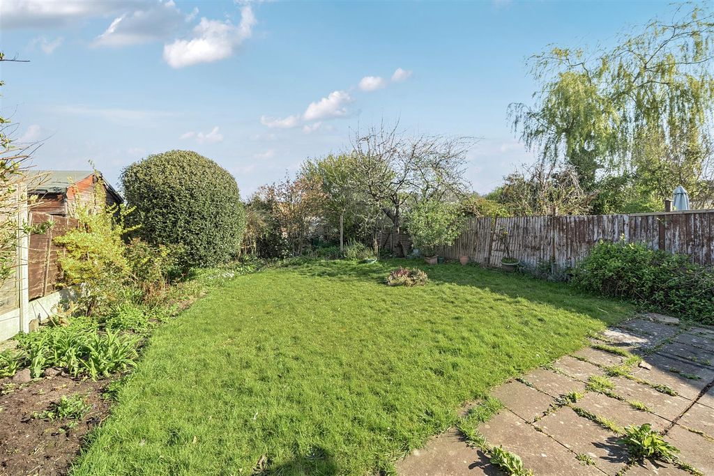 Property photo 2 of 10 Richmond Way - Garden.Jpg