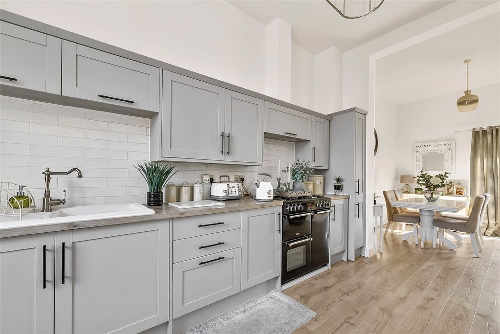 Property photo 2 of 23 Picture No. 22