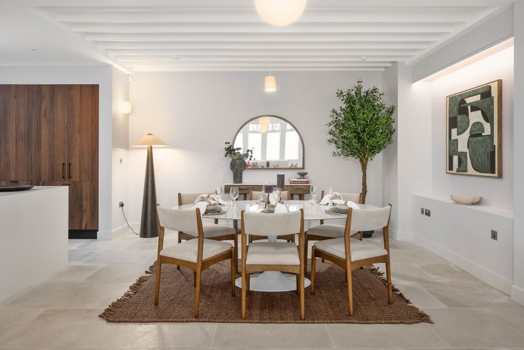 Property photo 3 of 17 Dilke Street