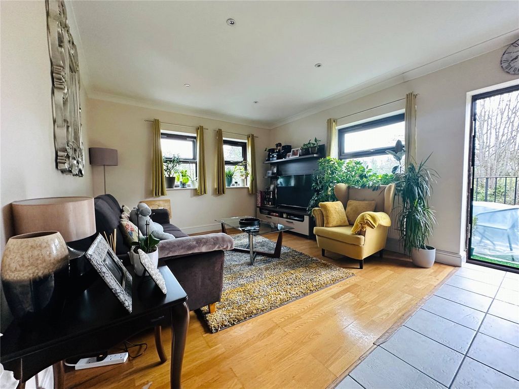 Property photo 1 of 10 Picture No. 11