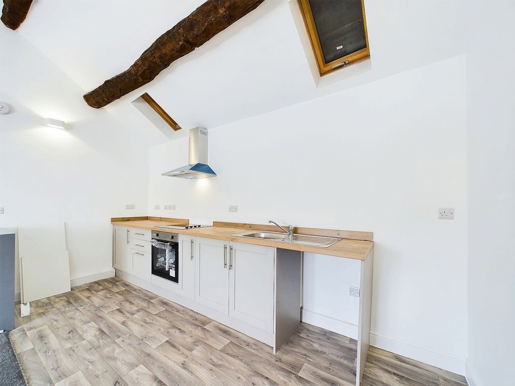 Property photo 3 of 12 Kitchen