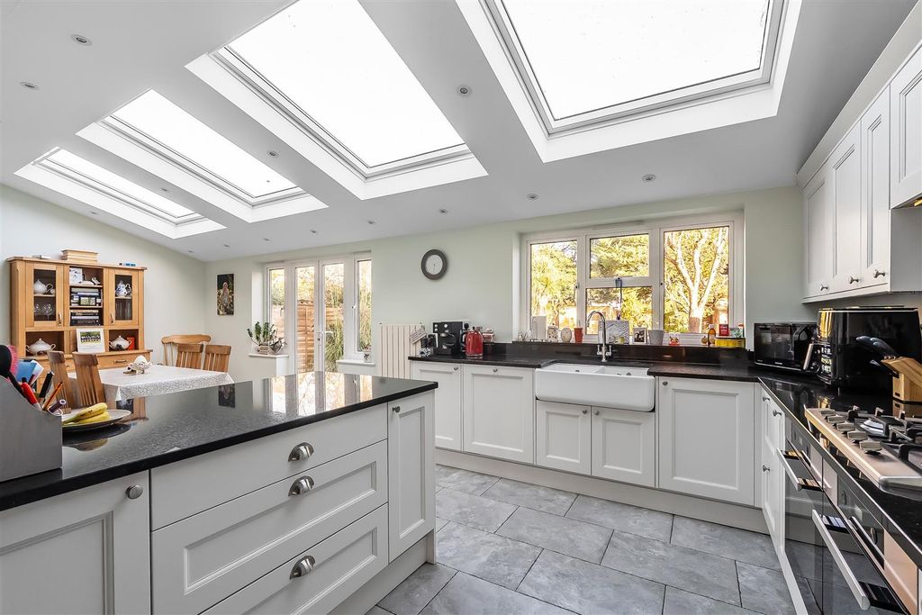 Property photo 2 of 35 April-Cottage-21.Jpg