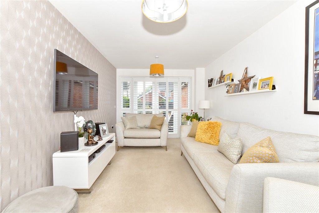 Property photo 1 of 9 Lounge