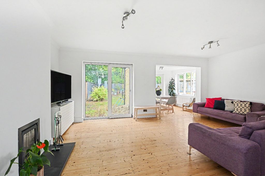 Property photo 3 of 22 5570144