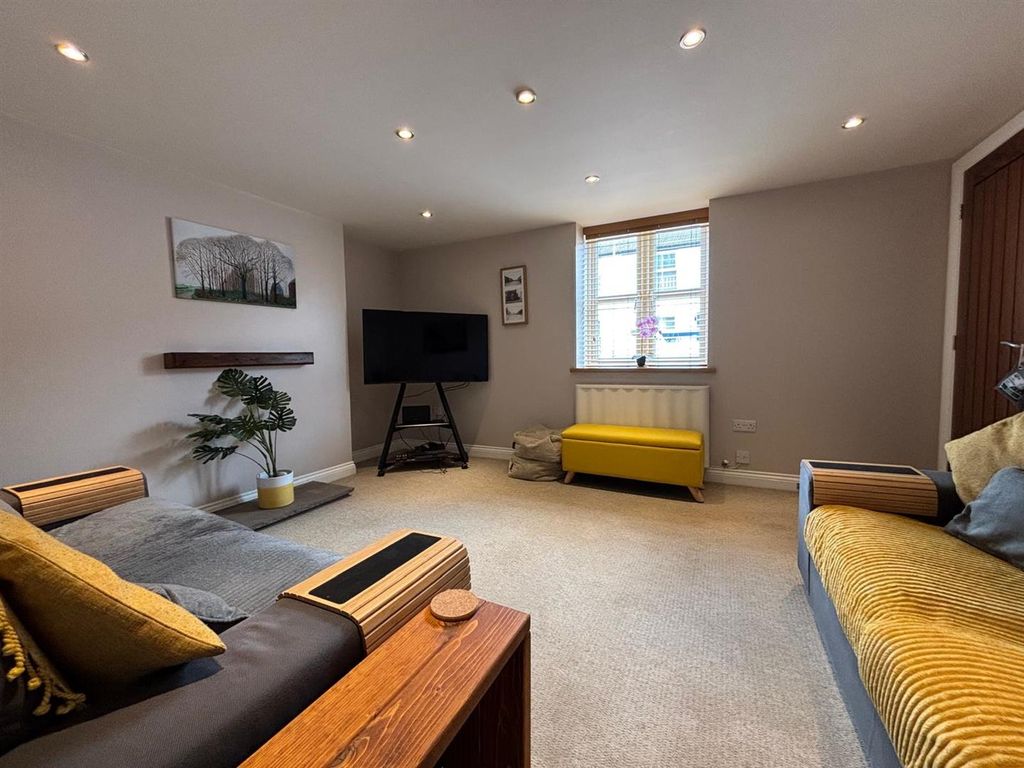 Property photo 3 of 18 11.Jpg