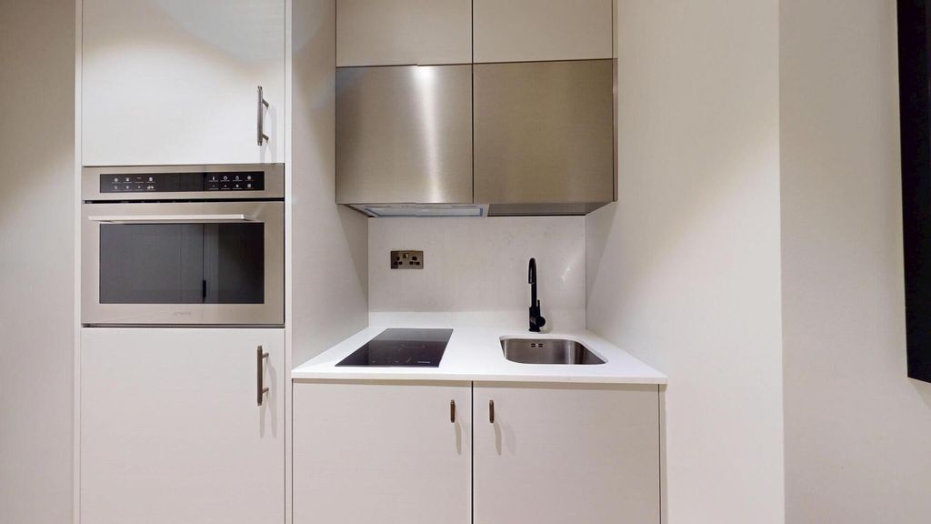 Property photo 3 of 5 Kitchen