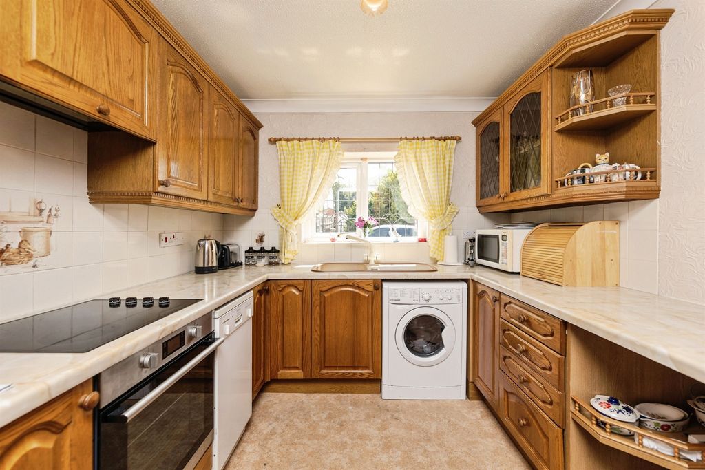 Property photo 3 of 17
