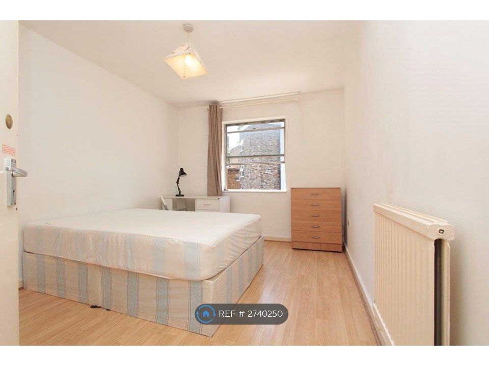 Property photo 1 of 19 Double Room To Let, Immediately Available