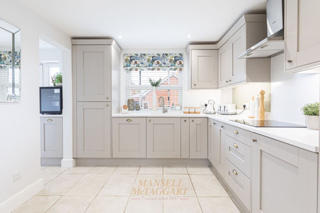 Property photo 2 of 26