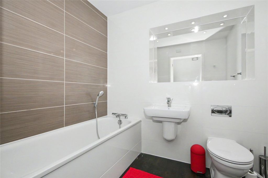 Property photo 3 of 7 Picture No. 19