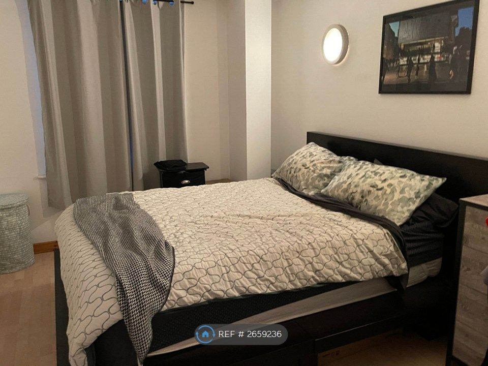 Property photo 2 of 5 Bedroom