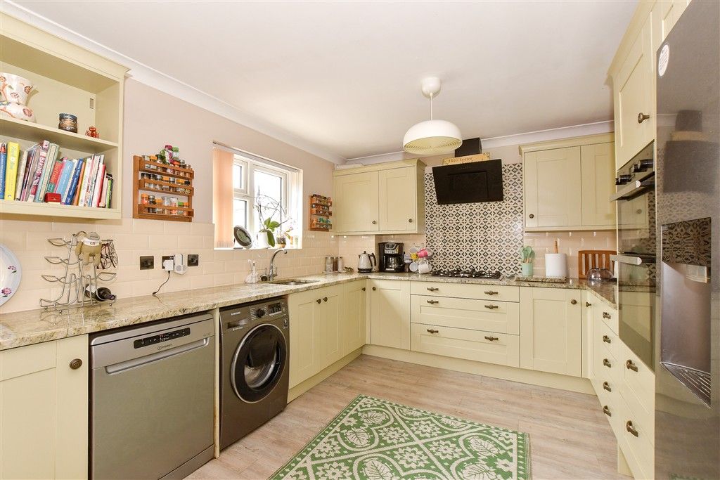 Property photo 1 of 17 Kitchen/Dining Room