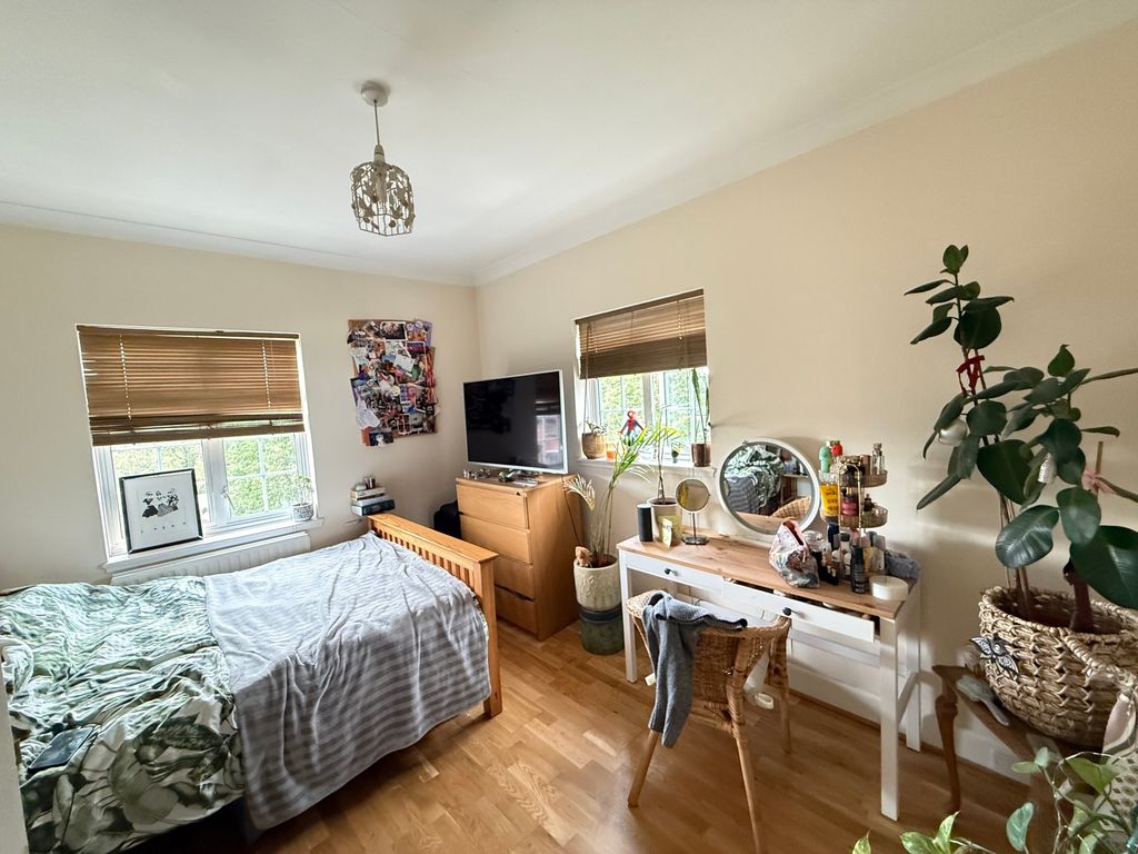 Property photo 2 of 16 Photo 1