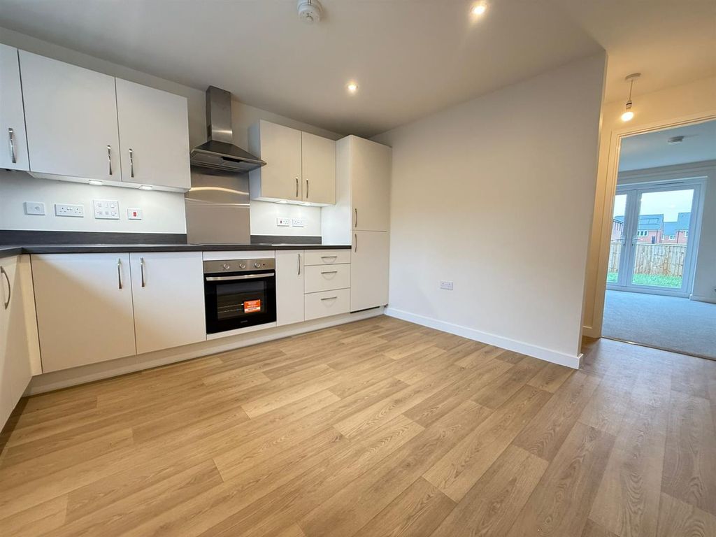 Property photo 3 of 15 5B522c45-0316-4532-A721-37Bf03378625.Jpg