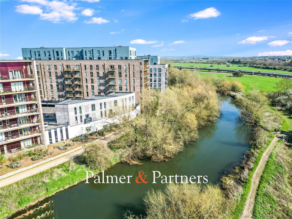 Property photo 3 of 23 Picture No. 02