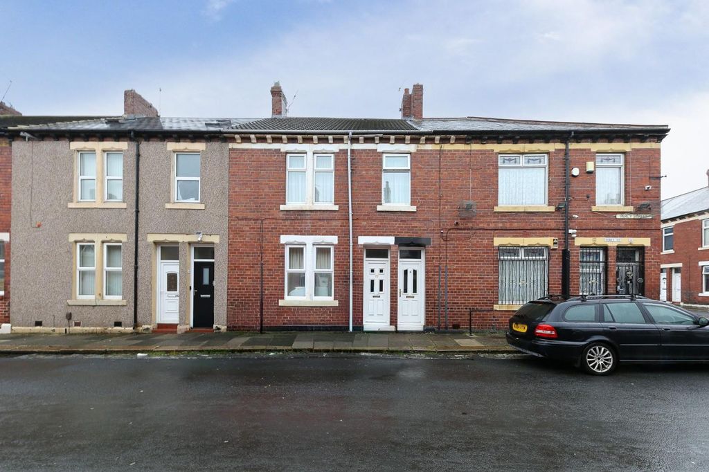 Property photo 1 of 10 Front External
