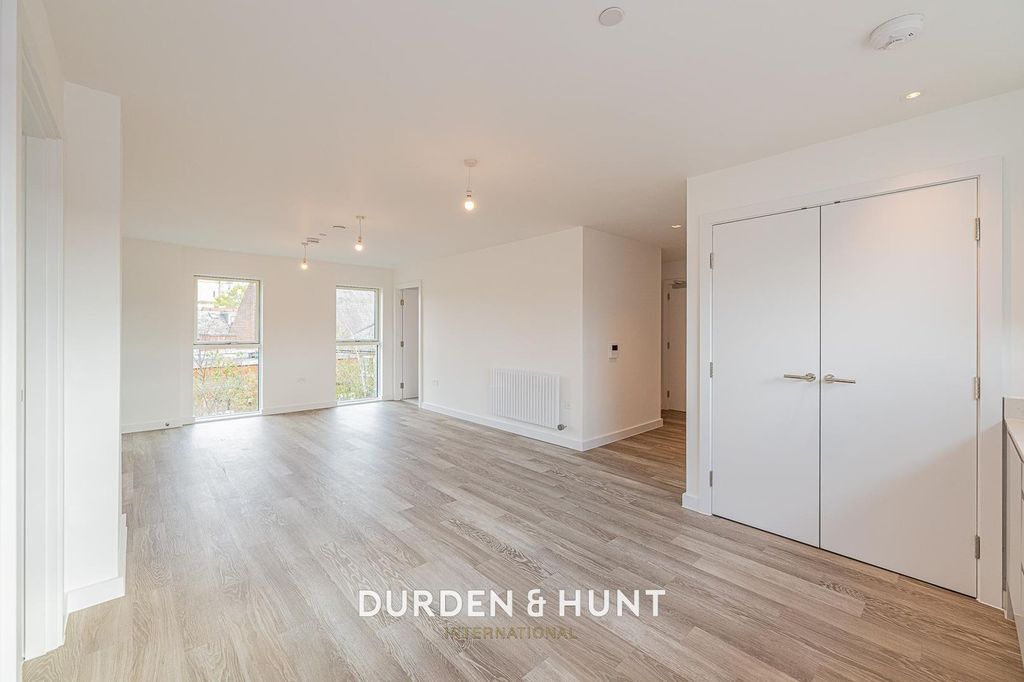 Additional image 6 of 2 bed flat for saleHigh Street, Epping CM16