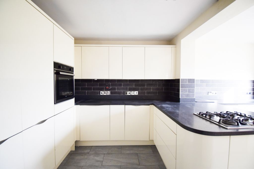 Property photo 2 of 15 Kitchen