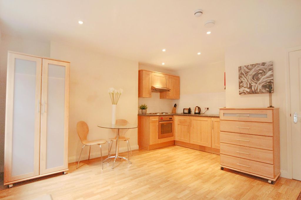 Property photo 1 of 2