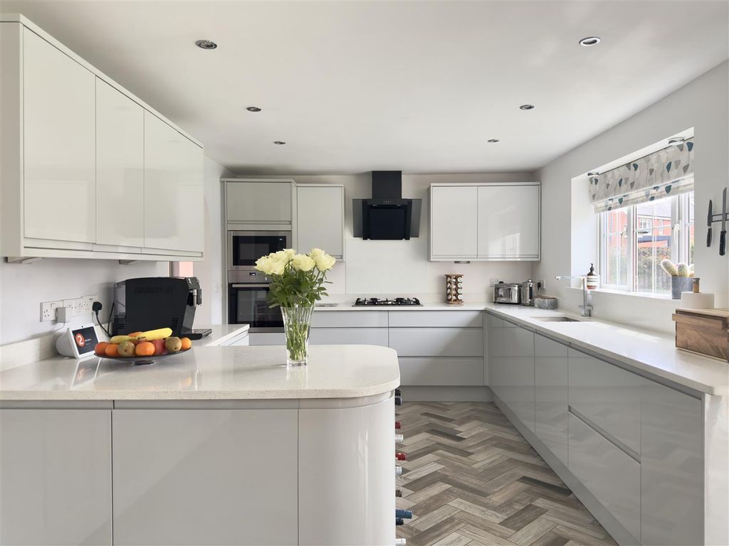 Additional image 3 of 5 bed detached house for saleClos Cradog, Penarth CF64