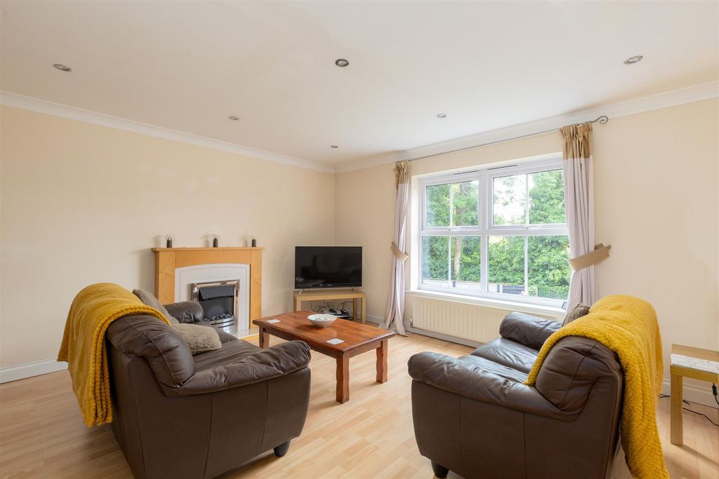 Property photo 2 of 22 16Copleywalk-10.Jpg
