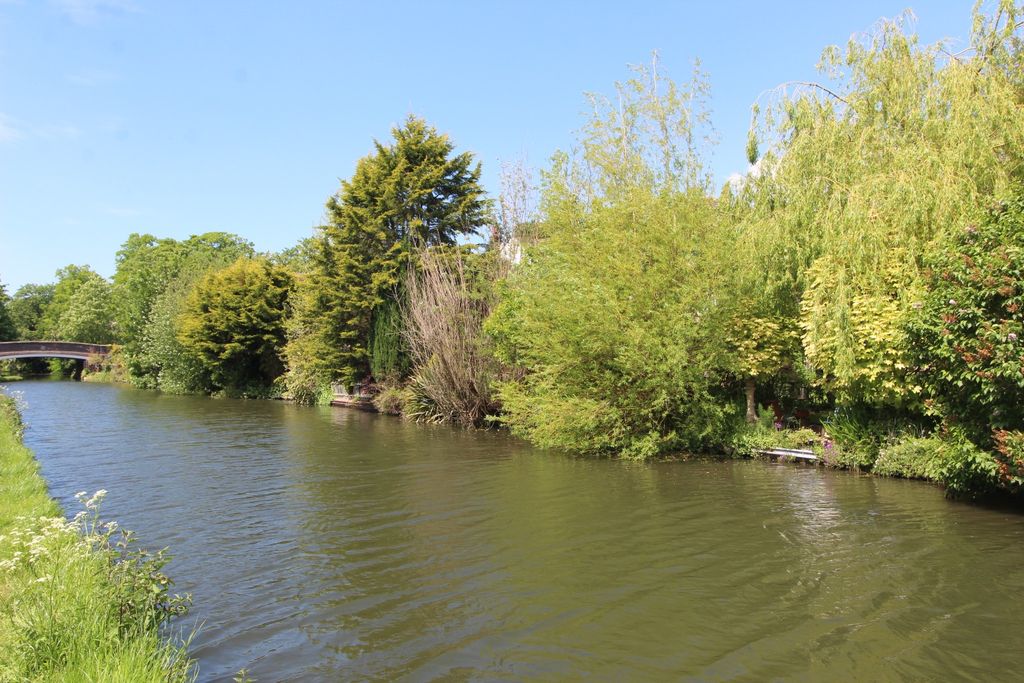 Property photo 2 of 15 3975744