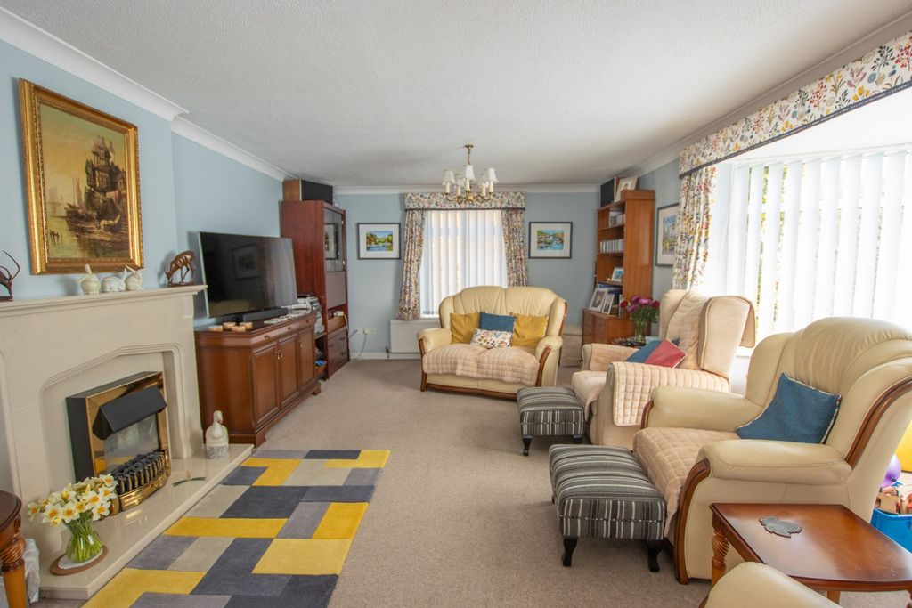 Property photo 2 of 30 4988304
