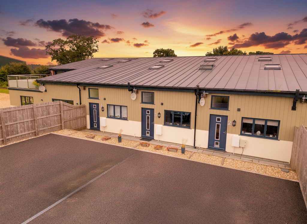 Property photo 1 of 32