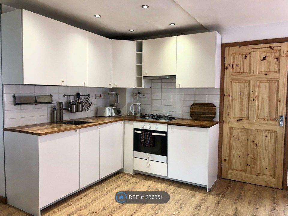 Property photo 2 of 18 Kitchen